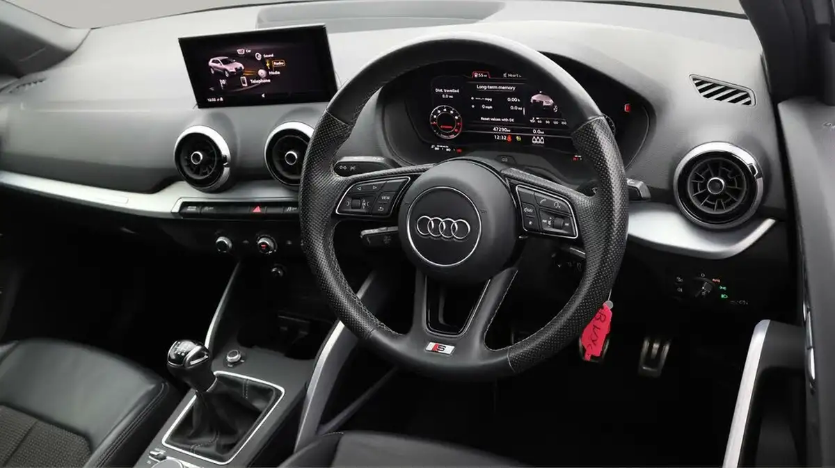 2021-audi-q2-10-30-tfsi-s-line-big-9