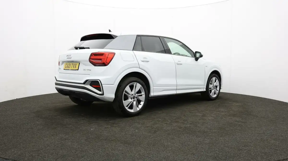 2021-audi-q2-10-30-tfsi-s-line-big-33