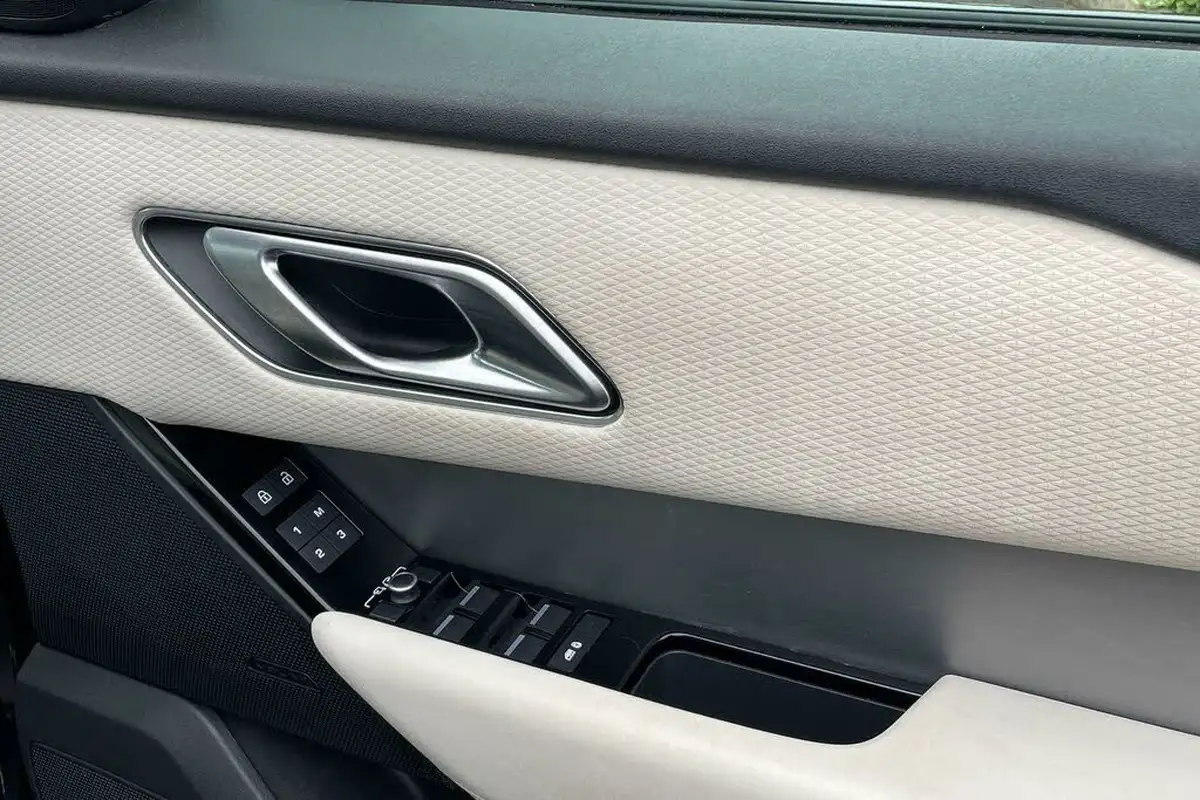 2023-land-rover-range-rover-velar-20-p400e-r-dynamic-se-big-42