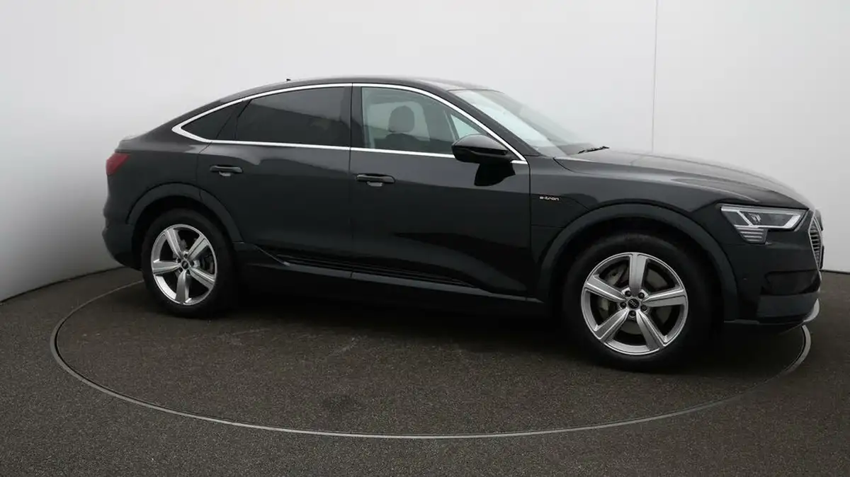 2022-audi-e-tron-50e-technik-sportback-big-47