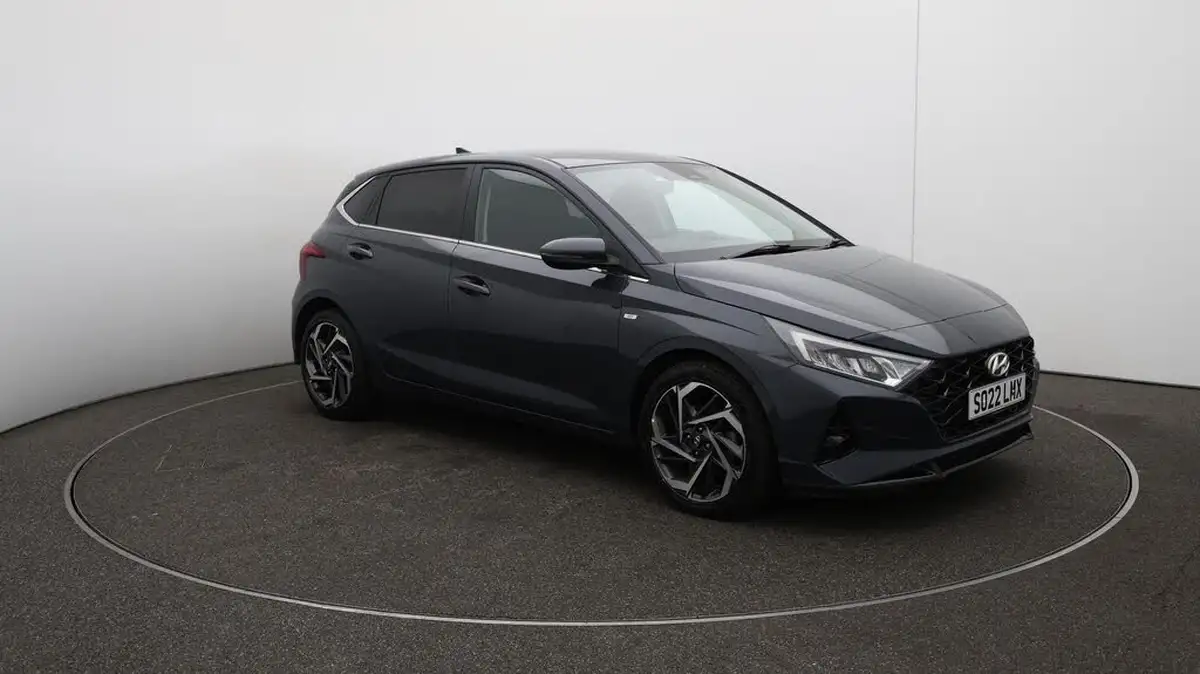 2022-hyundai-i20-10-t-gdi-premium-eclutch-imt-big-46