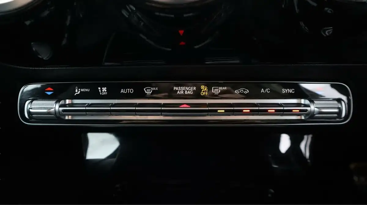 2022-mercedes-benz-cla-13-cla-200-amg-line-coupe-4d-big-12