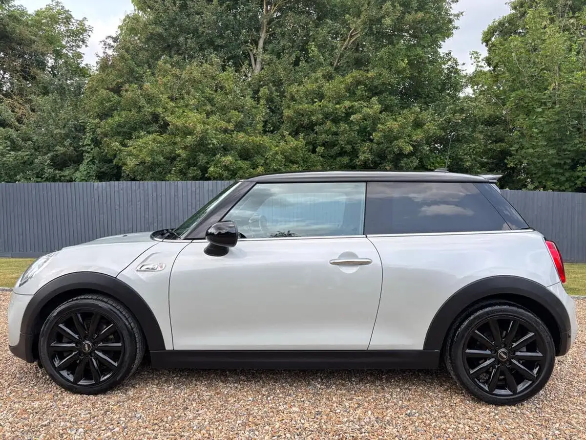 2017-mini-cooper-20-cooper-s-chili-ss-hatchback-3d-big-12