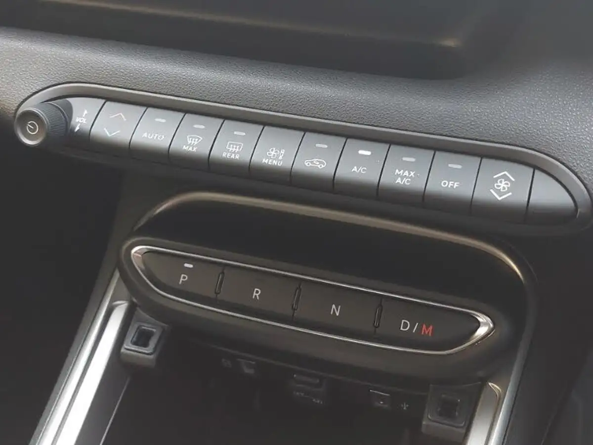 2025-jeep-avenger-12-gse-summit-e-hybrid-48v-auto-big-15