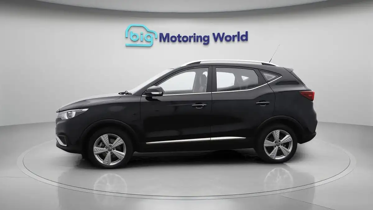 2020-mg-zs-suv-e-exclusive-ev-big-4