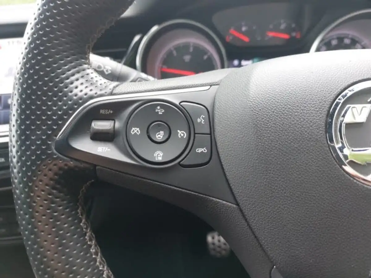 2018-vauxhall-insignia-grand-sport-20td-sri-vx-line-nav-big-13