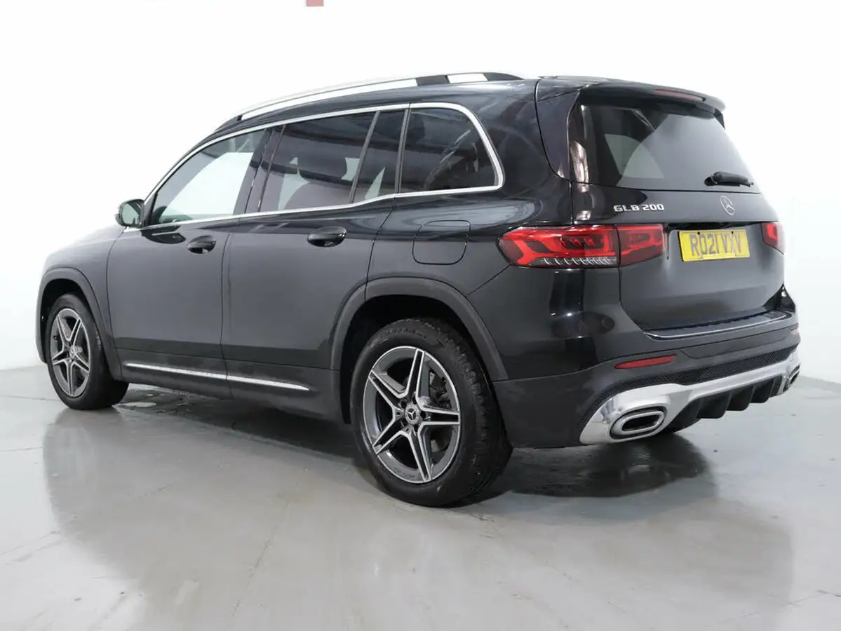 2021-mercedes-benz-glb-class-13-glb200-amg-line-7g-tronic-big-6