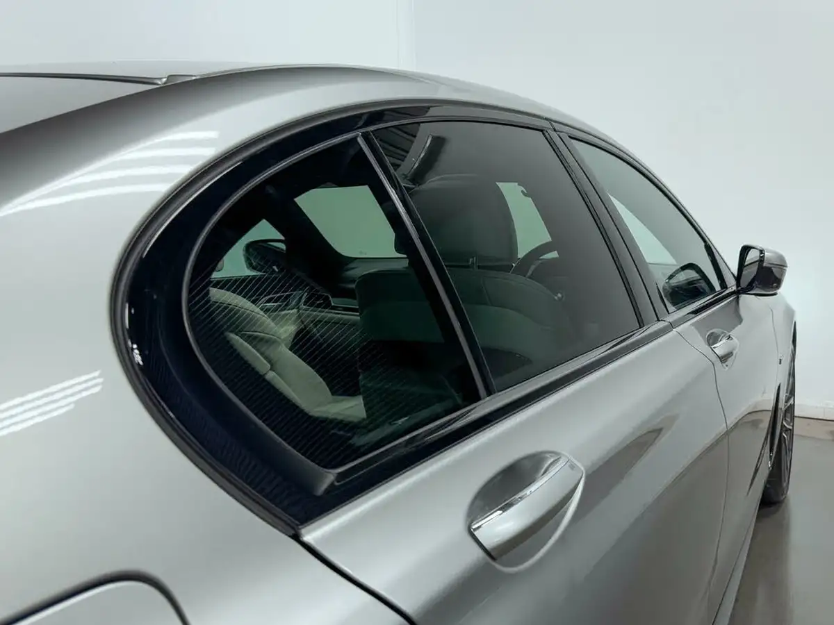 2021-bmw-7-series-30-745e-m-sport-big-15