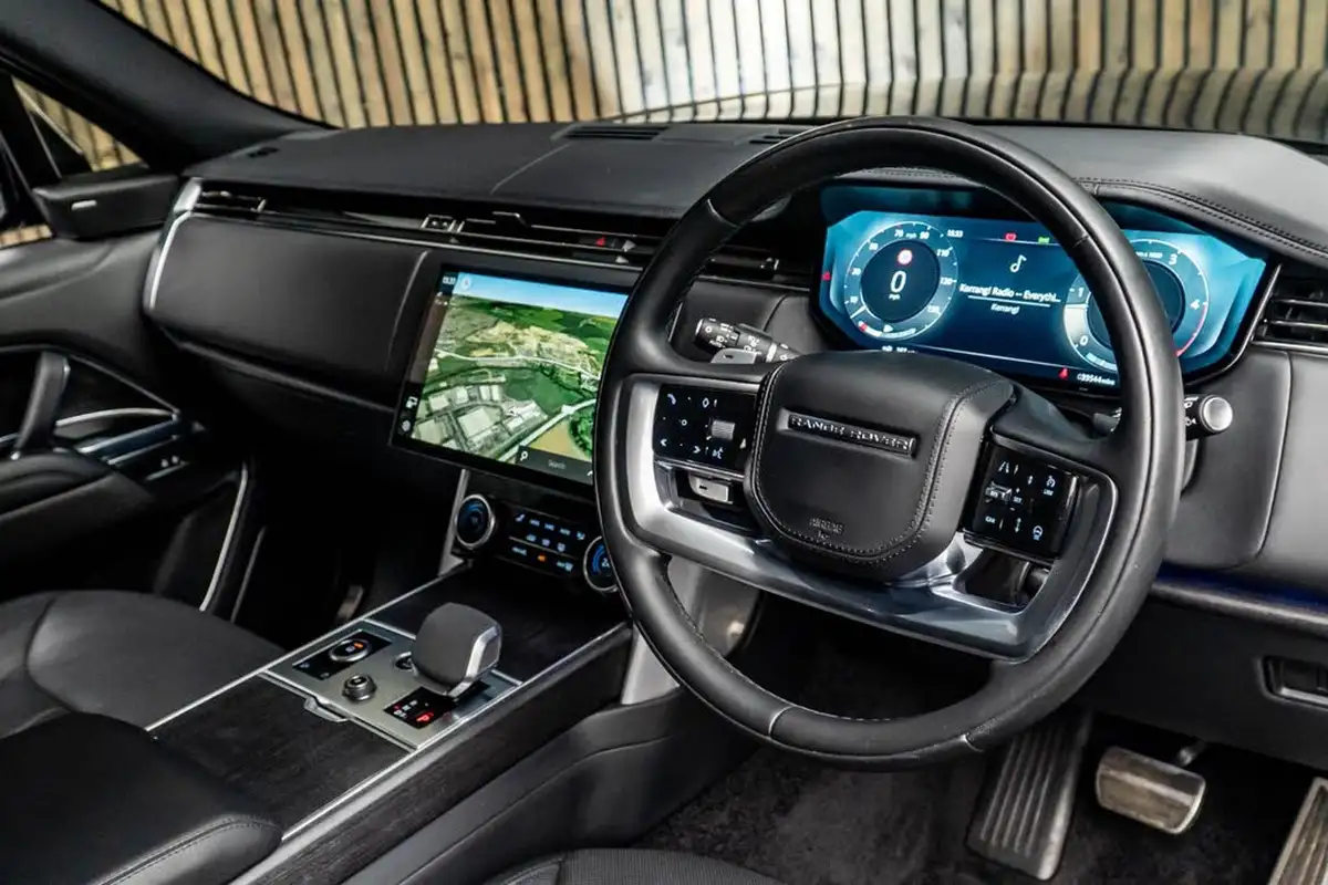 2022-land-rover-range-rover-30-d300-se-big-23