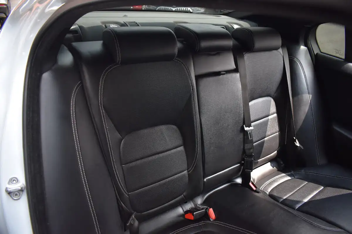 2021-jaguar-xe-20-d200-r-dynamic-black-big-33