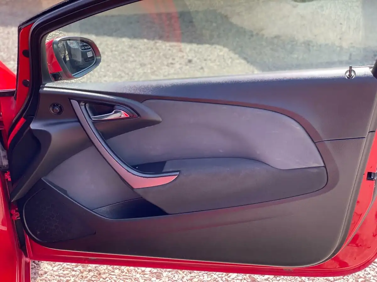 2015-vauxhall-gtc-16-limited-edition-big-37