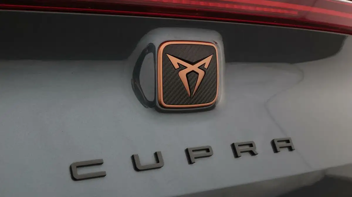 2021-cupra-formentor-20-tsi-vz2-big-22