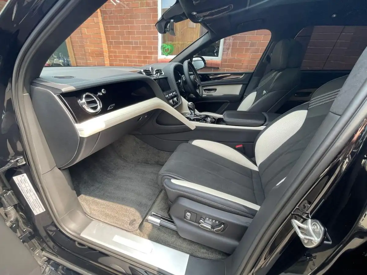 2023-bentley-bentayga-40-v8-s-big-16