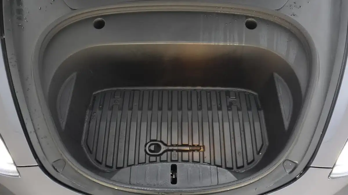 2021-tesla-model-3-e-long-range-4x4-big-29