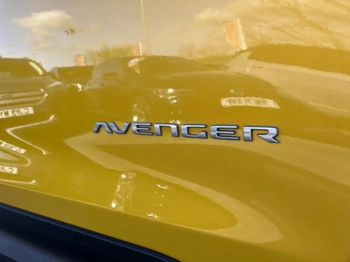 2024-jeep-avenger-12-gse-summit-e-hybrid-48v-auto-big-25