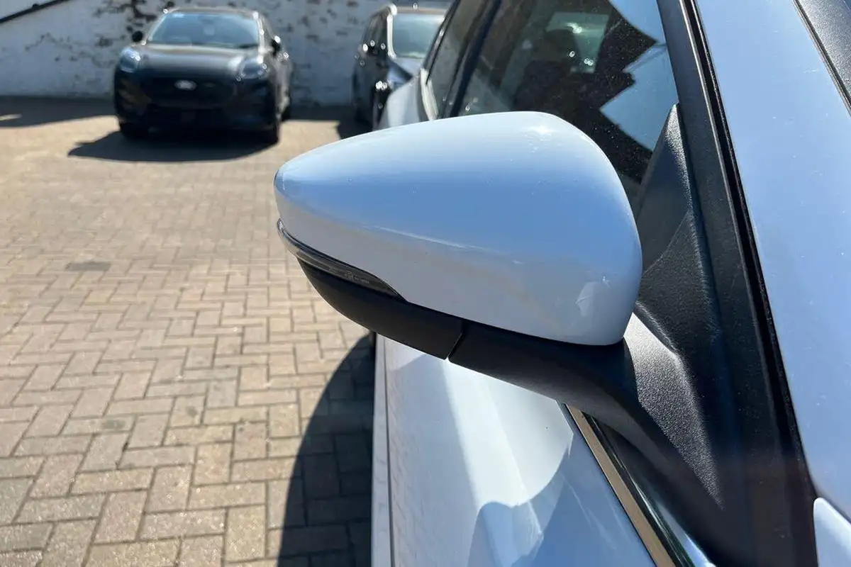 2023-ford-focus-10t-titanium-125ps-hatchback-big-23