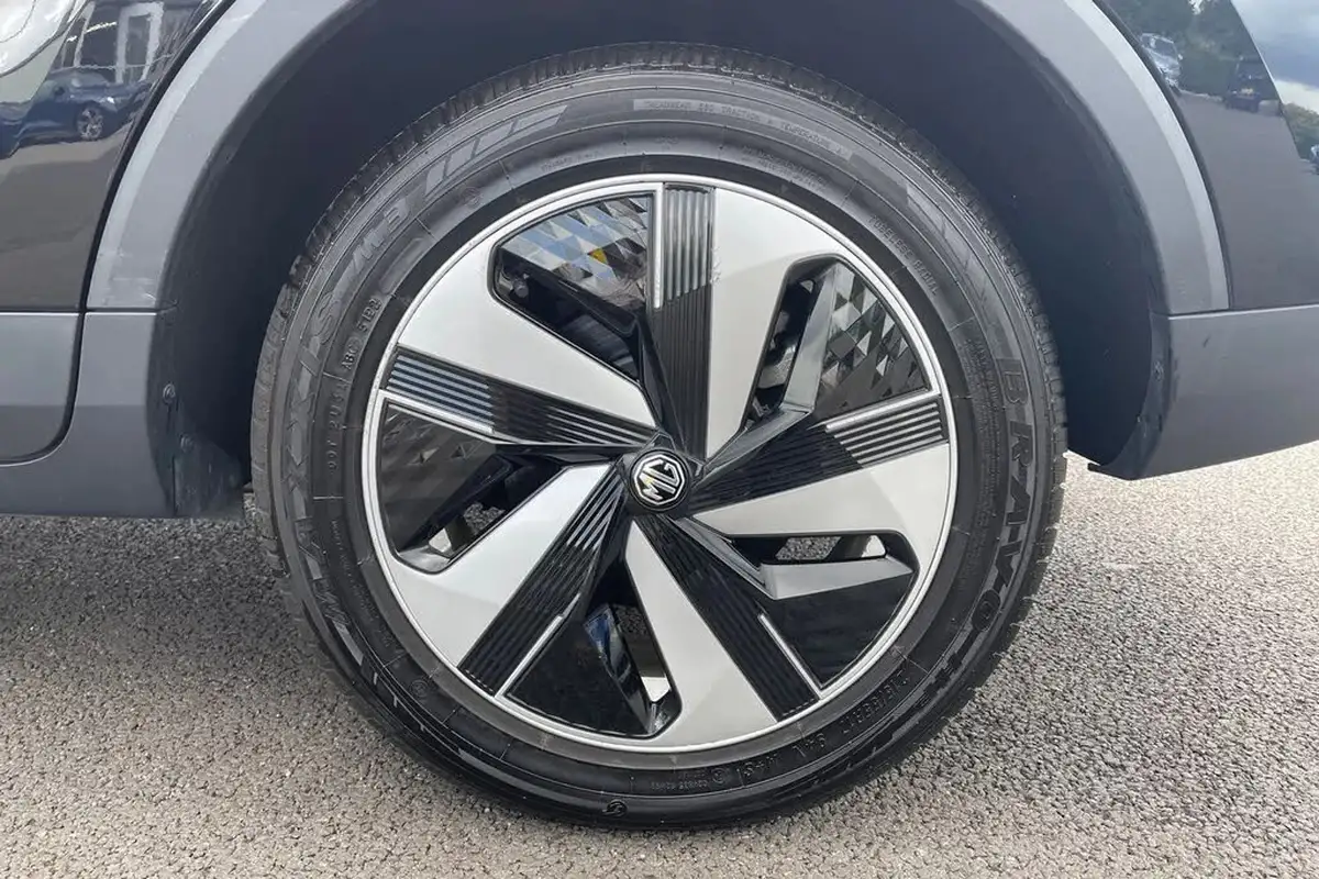 2024-mg-zs-suv-e-trophy-connect-ev-156ps-long-range-big-21