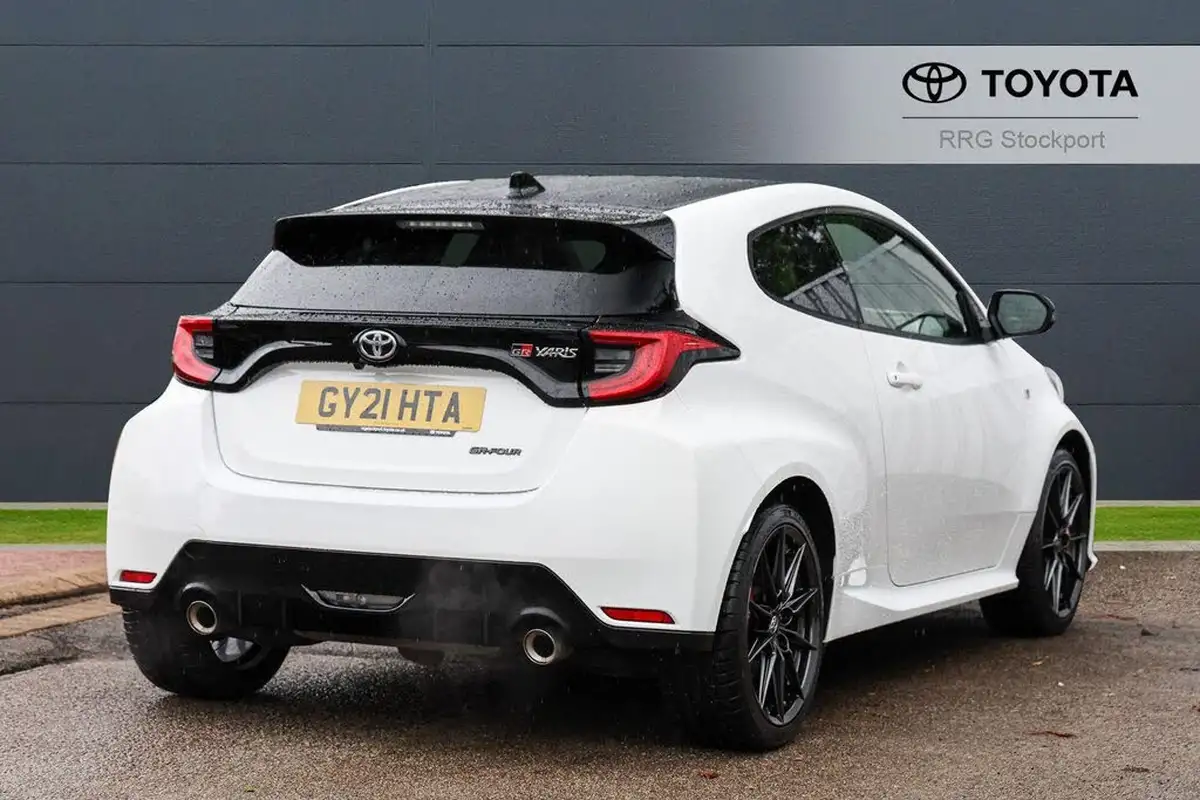2021-toyota-yaris-16-gr-circuit-pack-big-1