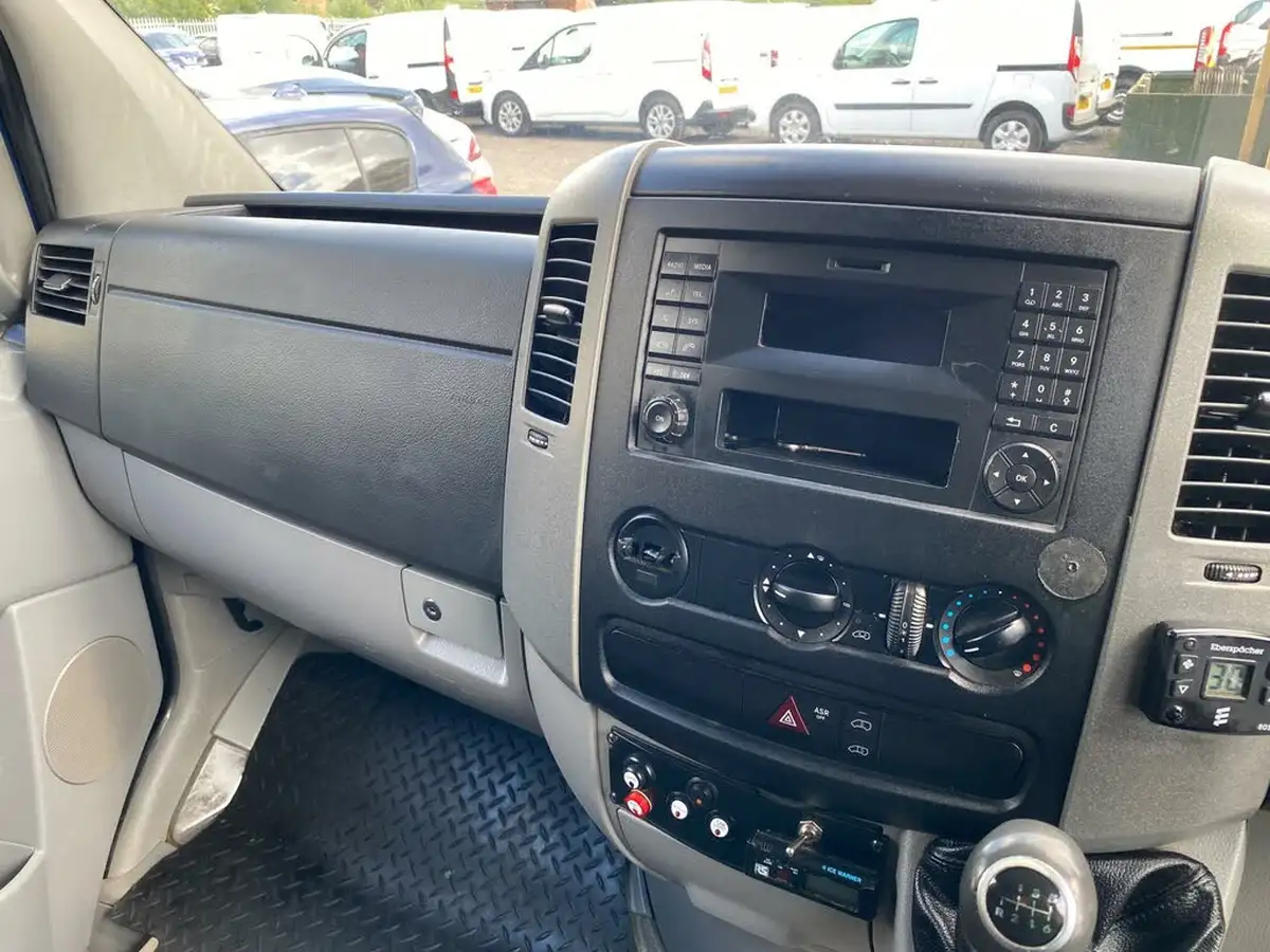 2016-mercedes-benz-sprinter-21td-316cdi-mwb-21cdi-316-4x4-panel-van-big-6