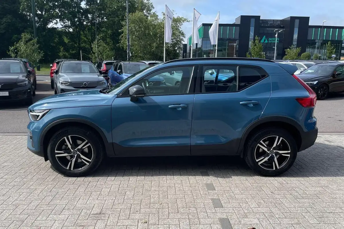 2022-volvo-xc40-20-b3-plus-big-9