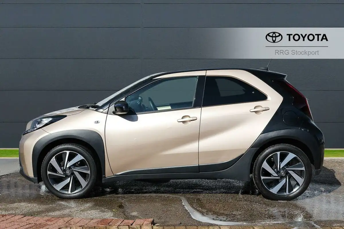 2023-toyota-aygo-x-10-vvt-i-edge-big-16