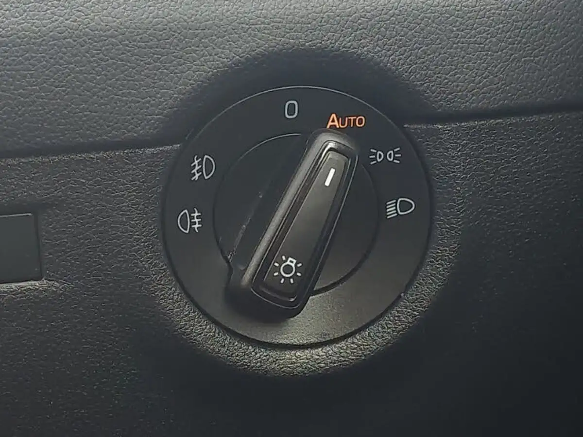 2020-skoda-octavia-16tdi-se-l-estate-big-11
