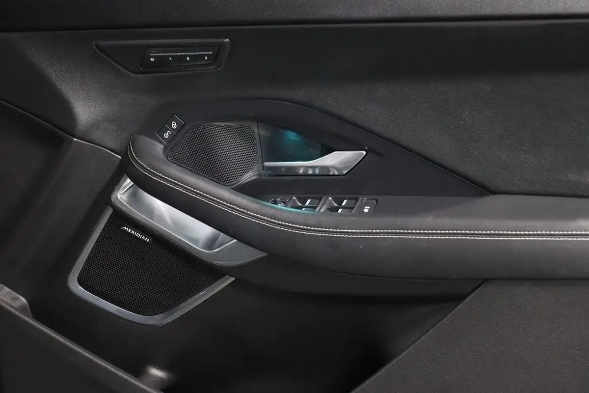 2019-jaguar-e-pace-20-i4d-r-dynamic-hse-180ps-big-35