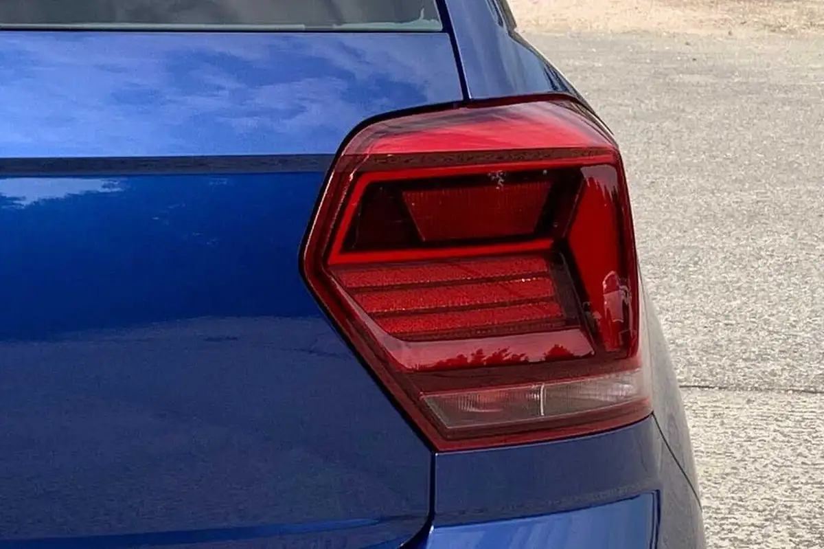 2018-volkswagen-polo-10-se-75ps-big-21