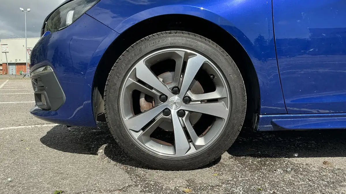 2020-peugeot-308-sw-12-puretech-gt-line-big-16