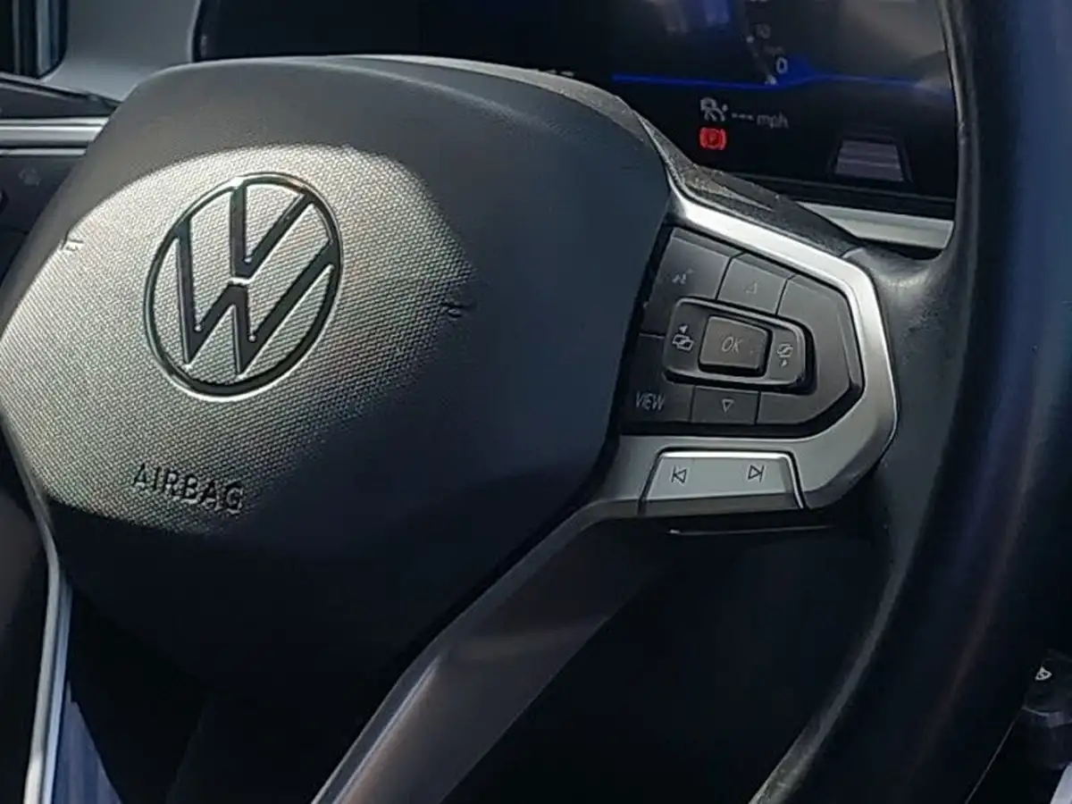 2022-volkswagen-t-roc-10-tsi-life-big-12