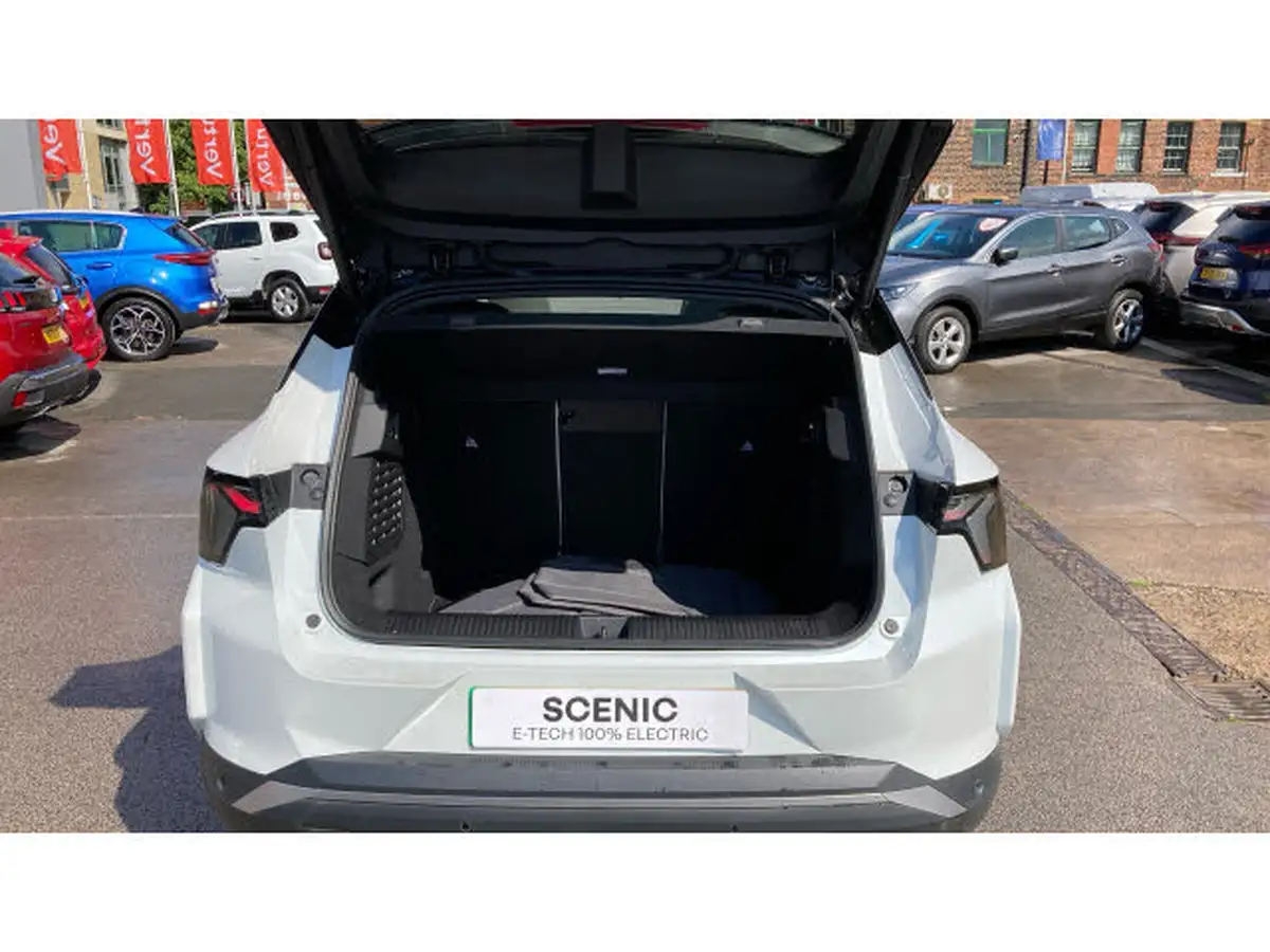2024-renault-scenic-e-tech-e-iconic-big-3