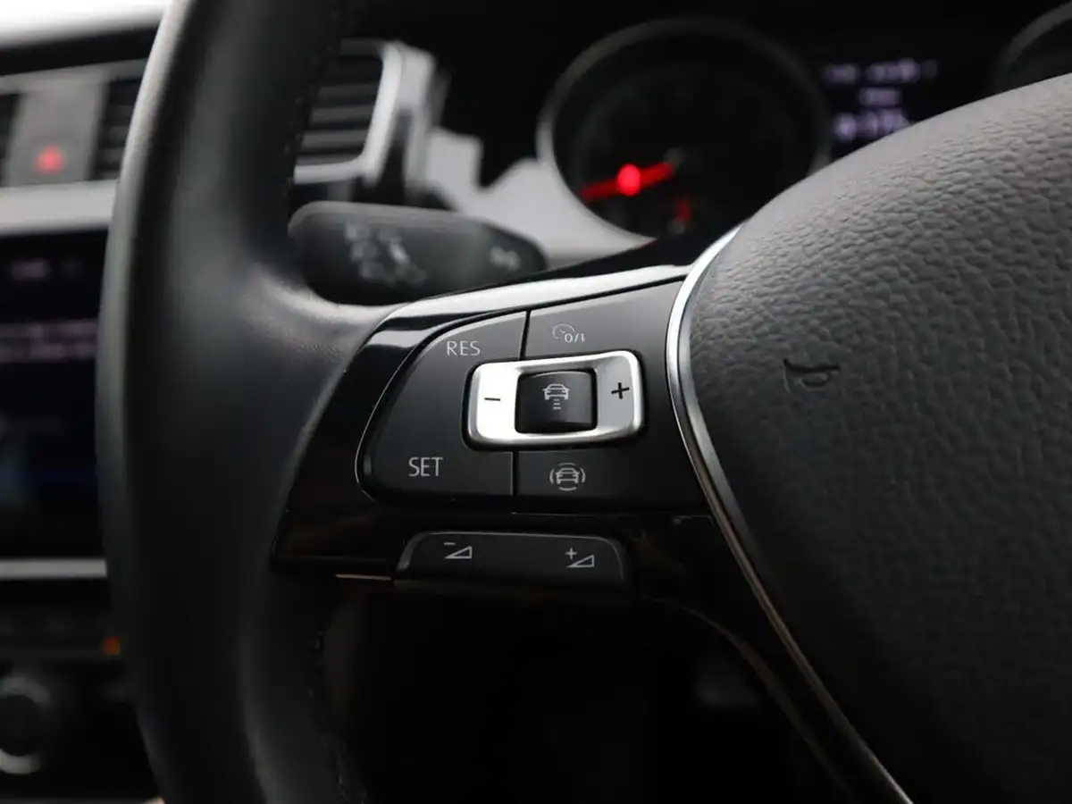 2018-volkswagen-golf-15-tsi-gt-150ps-hatchback-5d-dsg-big-32