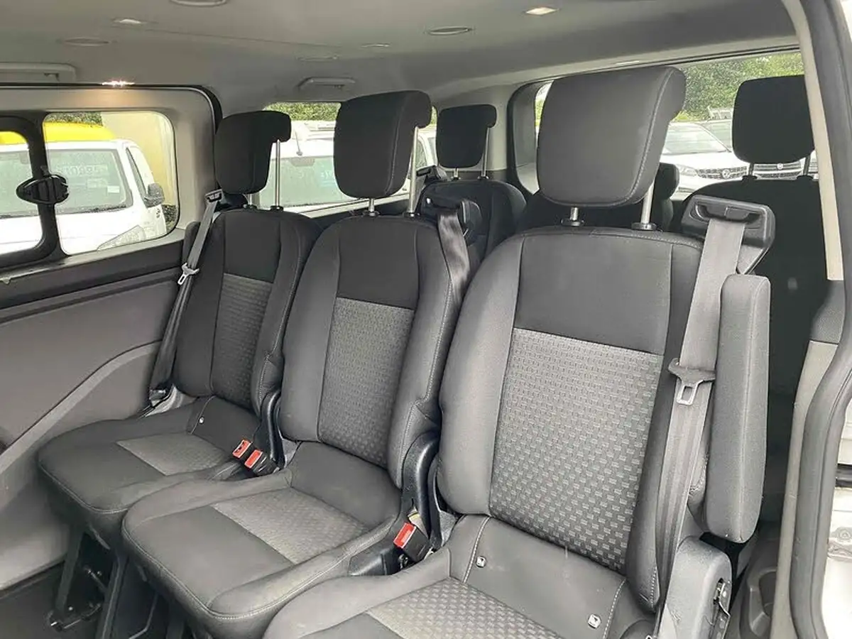 2018-ford-tourneo-custom-20tdci-320-l2-zetec-130ps-big-18