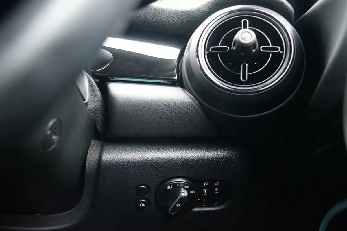 2022-mini-cooper-15-cooper-classic-hatchback-5d-auto-big-13