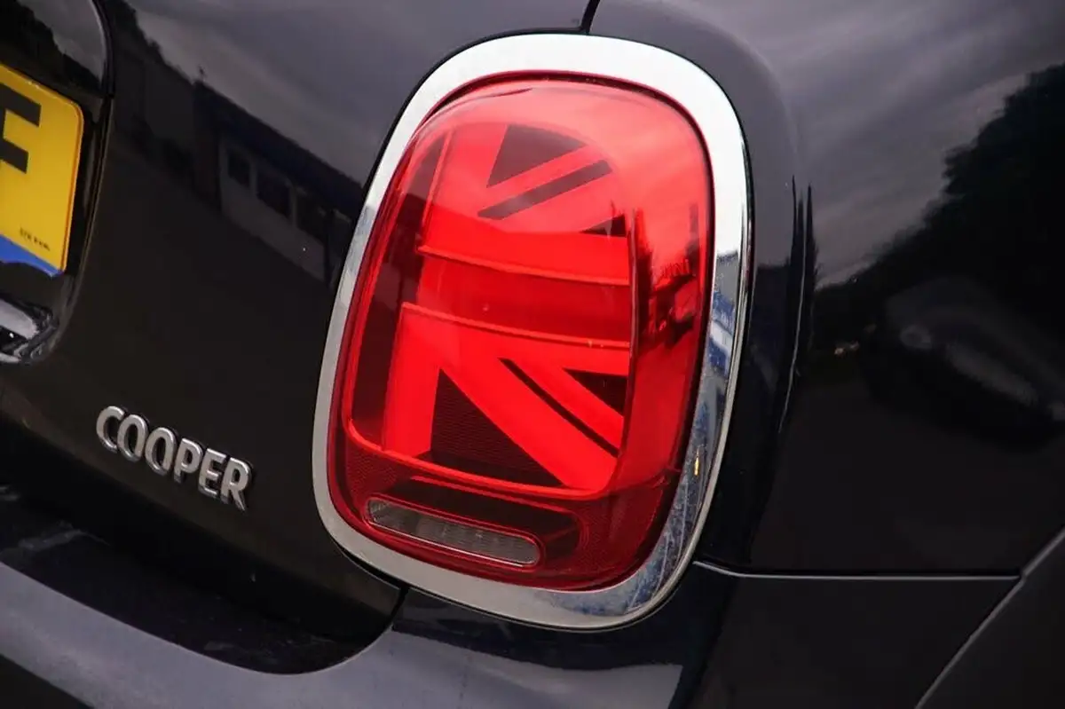 2022-mini-cooper-15-cooper-classic-hatchback-5d-auto-big-37