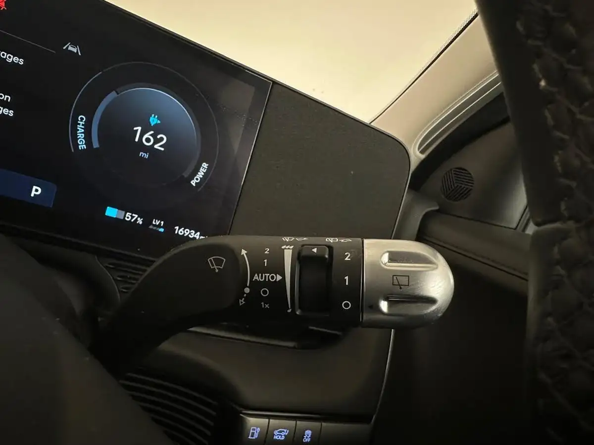 2024-hyundai-ioniq-5-e-premium-228ps-84kwh-rwd-big-32