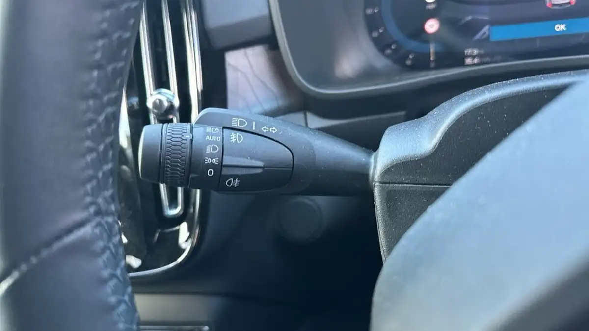 2025-volvo-ex40-e-ultra-black-edition-big-17
