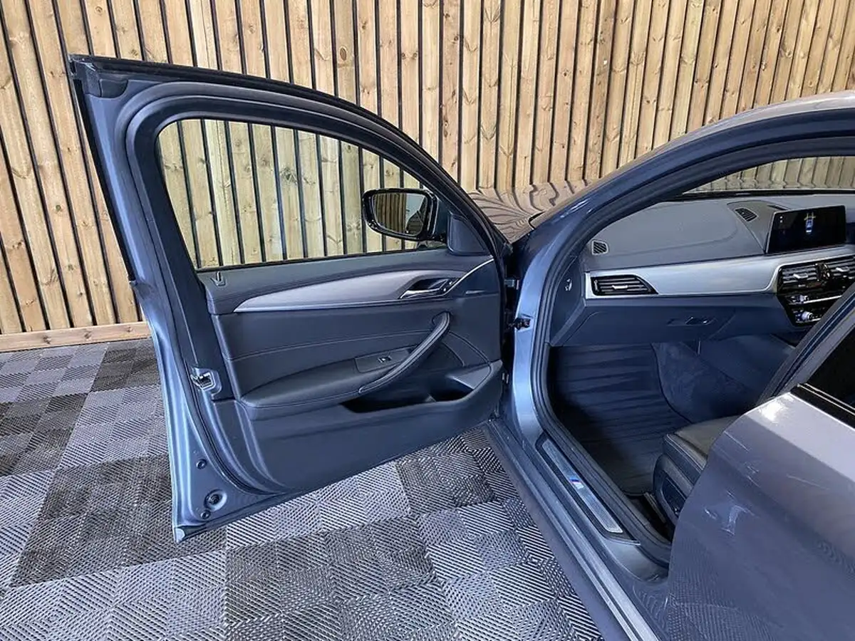 2017-bmw-5-series-20td-520d-m-sport-xdrive-saloon-4d-big-55