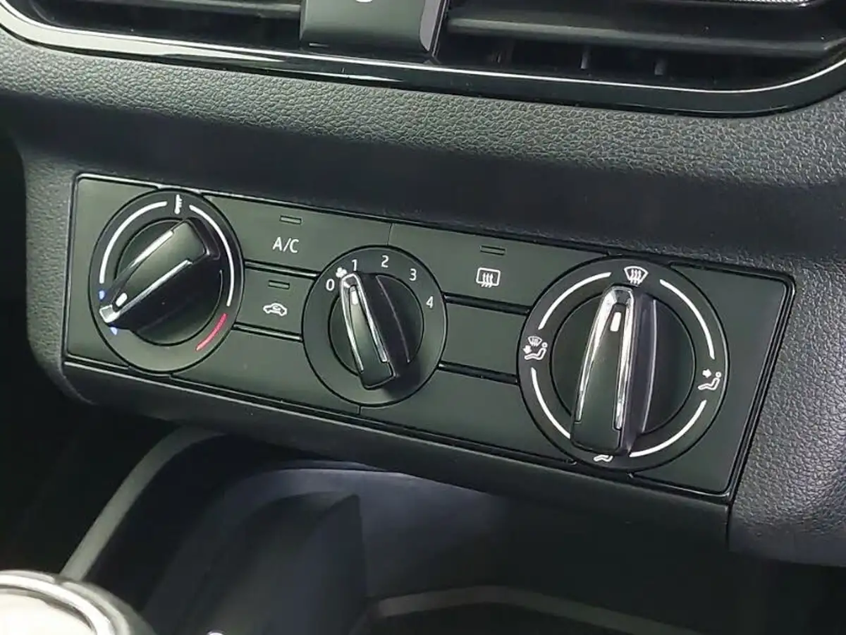 2023-skoda-kamiq-10-tsi-se-drive-95ps-big-16