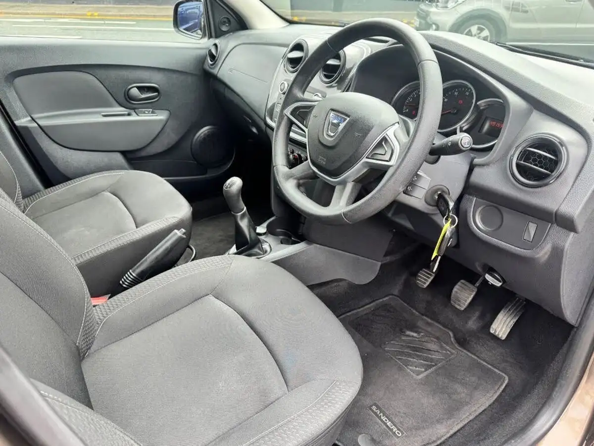 2017-dacia-sandero-10-sce-ambiance-big-32