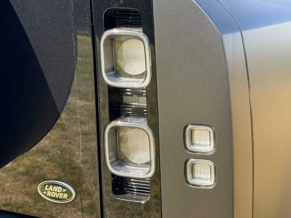 2022-land-rover-90-defender-50-p525-v8-carpathian-edition-big-51