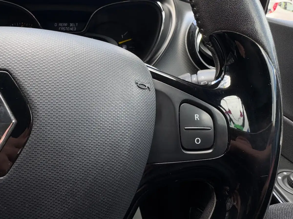 2015-renault-captur-09-dynamique-nav-big-44