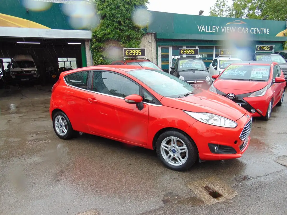 2013-ford-fiesta-125-zetec-3d-big-0