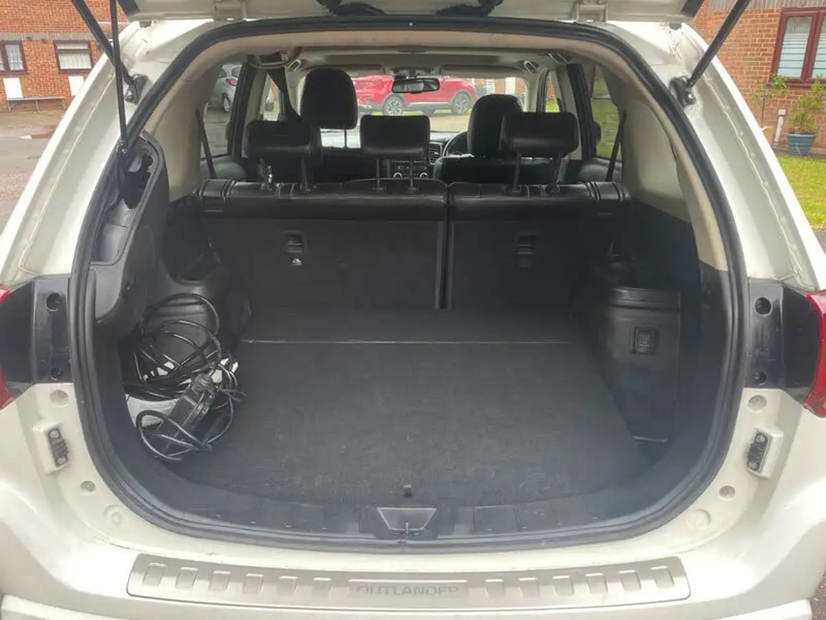 2015-mitsubishi-outlander-20-gx4h-phev-big-38