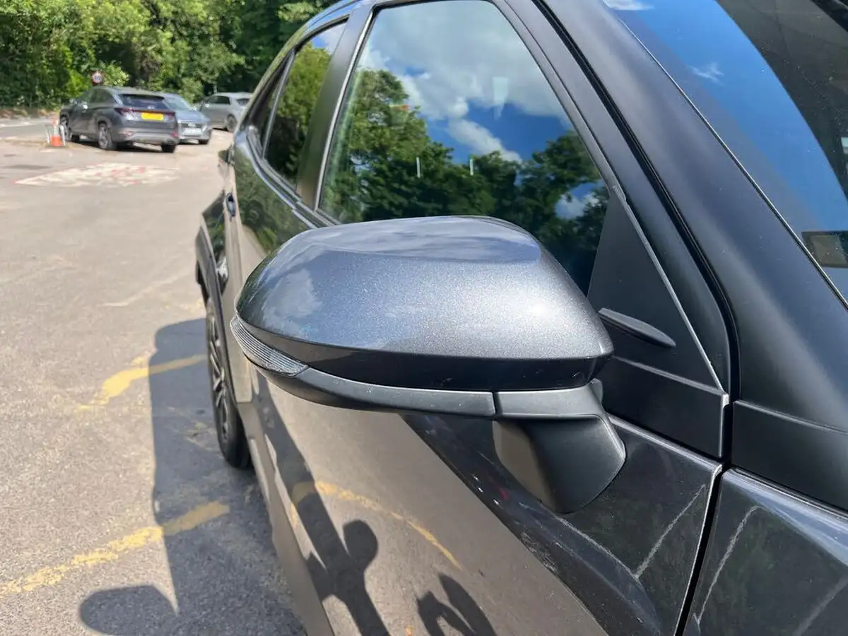 2021-toyota-yaris-15-vvt-i-design-panoramic-roof-big-21
