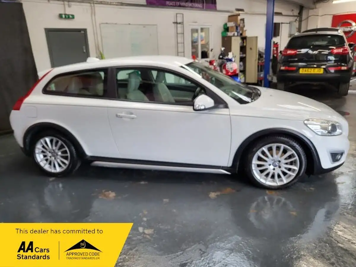 2012-volvo-c30-16d-d2-se-lux-big-6