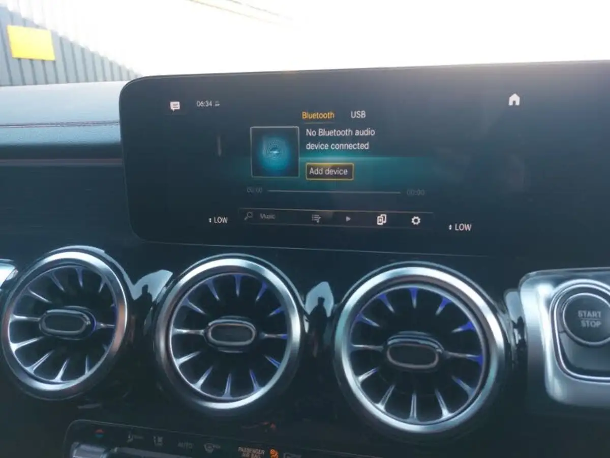 2022-mercedes-benz-eqb-e-eqb-300-amg-line-big-14