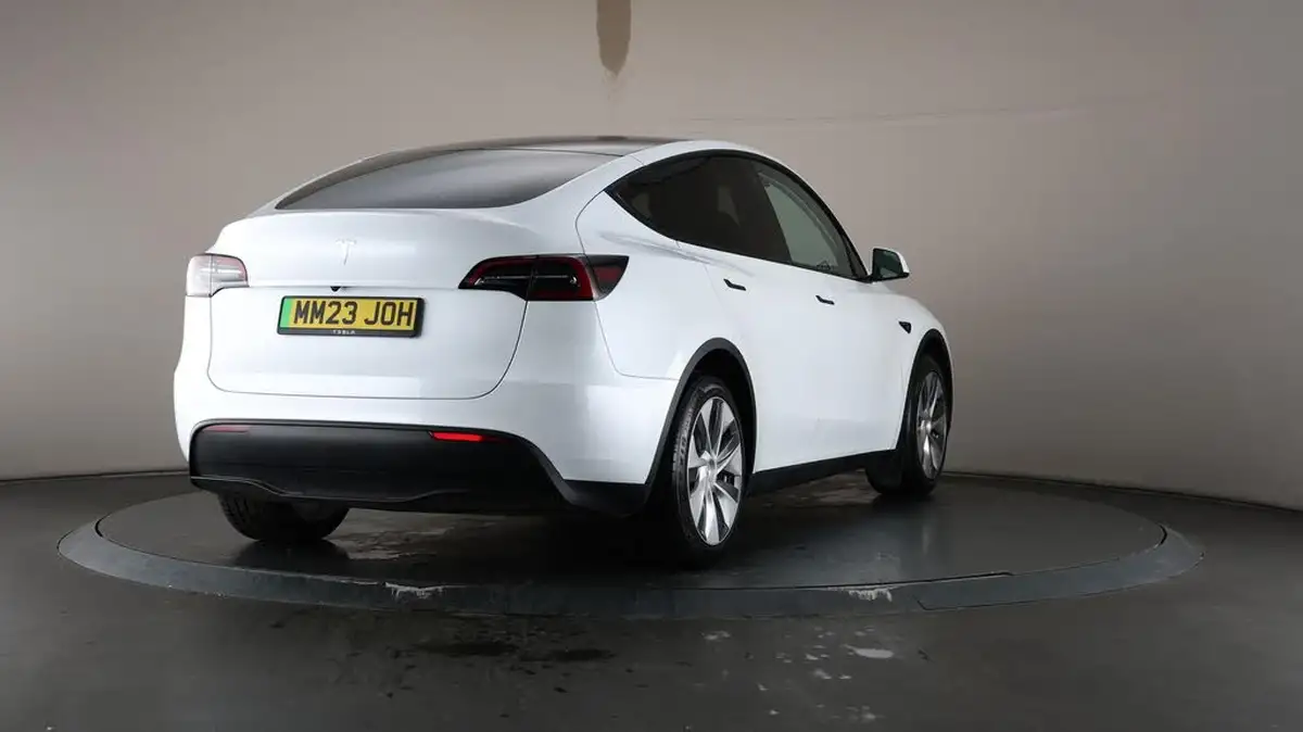 2023-tesla-model-y-e-rwd-big-69