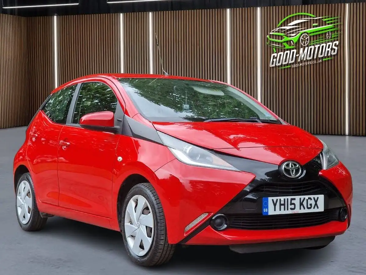 2015-toyota-aygo-10-vvt-i-x-play-5d-big-8
