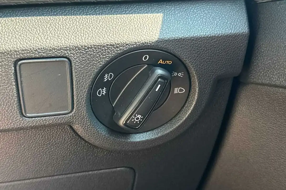 2022-volkswagen-t-cross-15-tsi-r-line-big-27